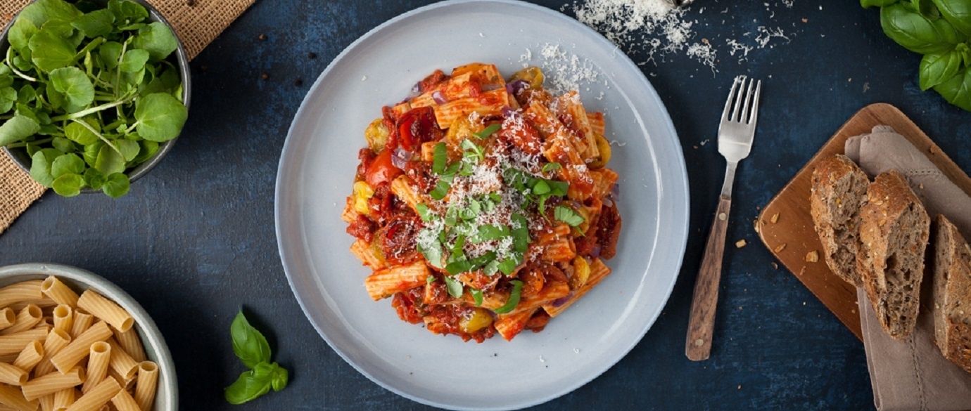 Try our cherry tomato & basil pasta tortiglioni | Seeds of Change